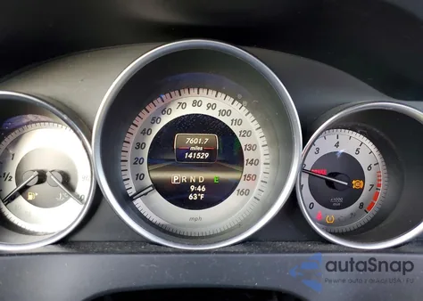 2013 Mercedes-Benz C 250 z USA, uszkodzony, nr VIN WDDGF4HBXDA764888